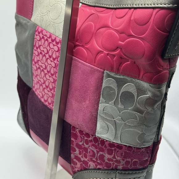 COACH HOLIDAY Grey/Pink Leather/Mixed Signature Patchwork Crossbody Purse EUC - Picture 6 of 17